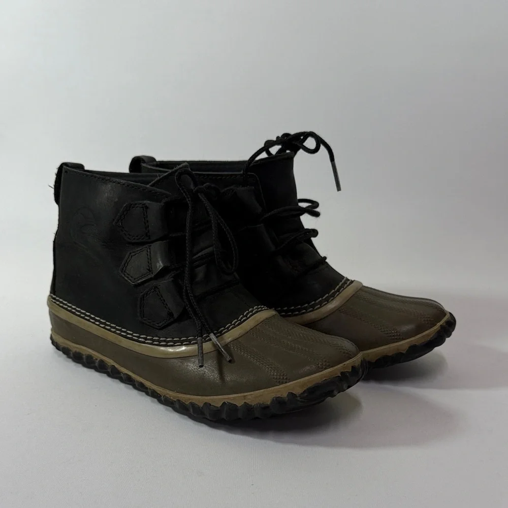 Sorel Out N About Waterproof Leather and Rubber Ankle Boots Sz 6